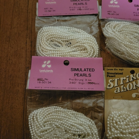 Vintage Lot Of 8 Packages Of Craft Simulated String Pearls - Picture 2 of 3